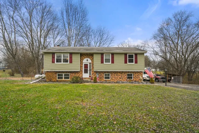$288,000 | 23542 Mapleridge Drive, Lawrenceburg, IN 47025