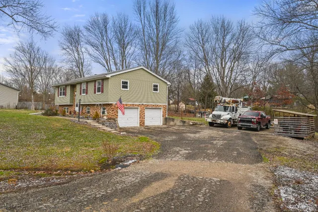 $288,000 | 23542 Mapleridge Drive, Lawrenceburg, IN 47025