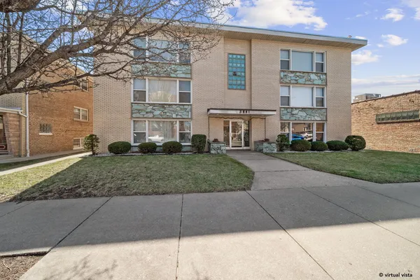 $215,000 | 5841 West Lawrence Avenue, Unit 2NE, Chicago, IL 60630