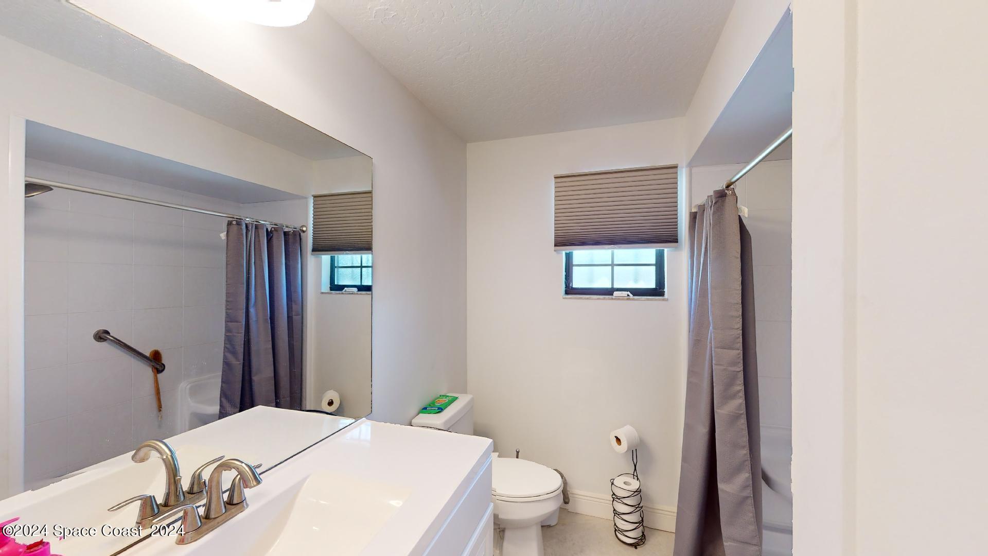 3020 Harlock Road Melbourne, FL 32934 - Photo 42 of 57 Guest bath