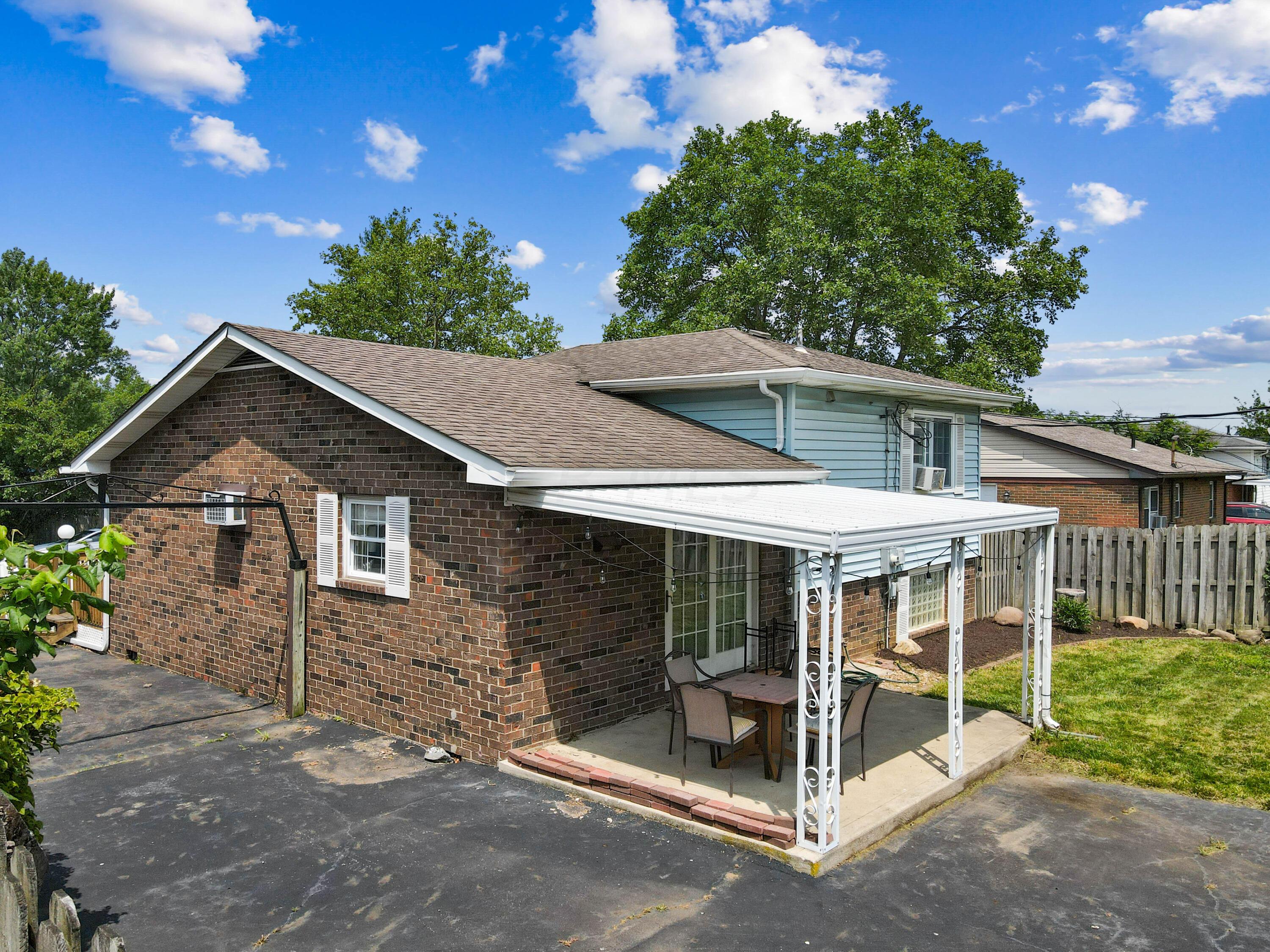 2997 Rivercliff Road Columbus, OH 43223 - Photo 32 of 39 Brick Exterior