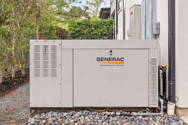 $2,100,000 | 18 Pronghorn Place, The Woodlands, TX 77389