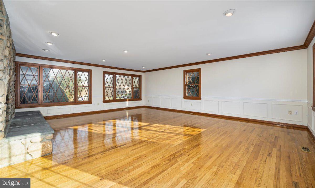 104 Farmgate Lane Silver Spring, MD 20905 - Photo 14 of 78 Family Room