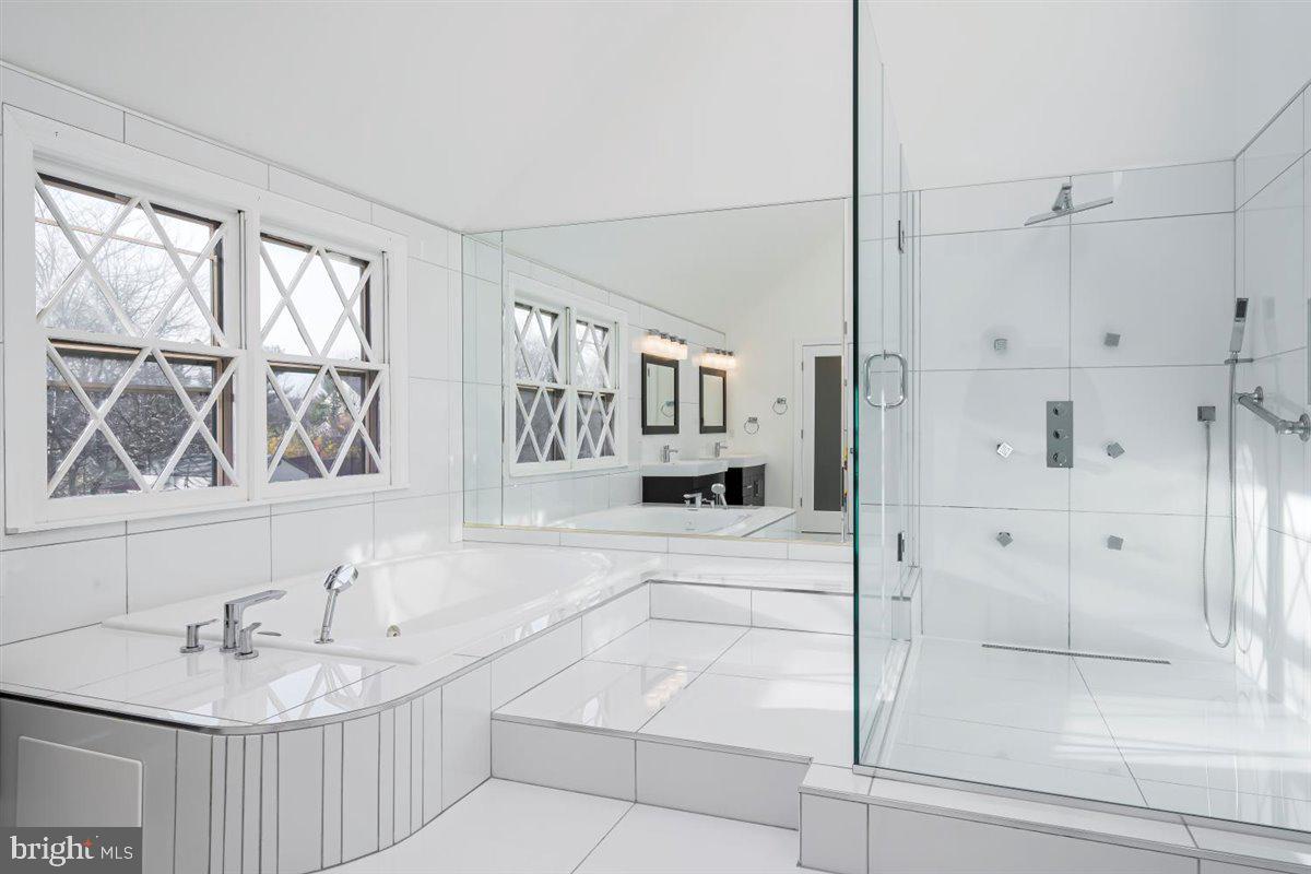 104 Farmgate Lane Silver Spring, MD 20905 - Photo 20 of 78 Master Bathroom