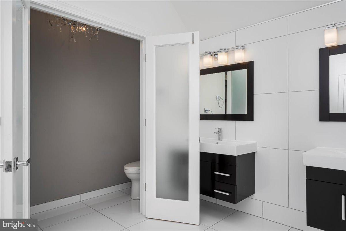 104 Farmgate Lane Silver Spring, MD 20905 - Photo 21 of 78 Master Bathroom - Separate Toliet Area
