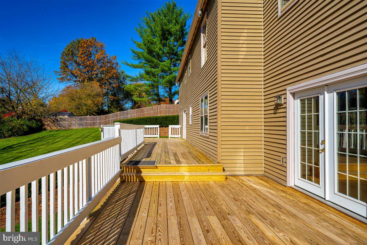 104 Farmgate Lane Silver Spring, MD 20905 - Photo 37 of 78 Deck