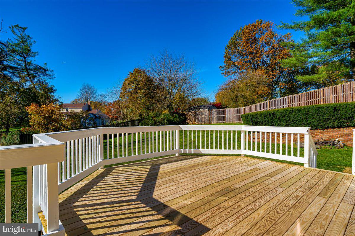 104 Farmgate Lane Silver Spring, MD 20905 - Photo 38 of 78 Deck