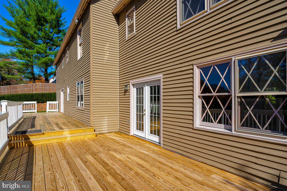 104 Farmgate Lane Silver Spring, MD 20905 - Photo 40 of 78 Deck