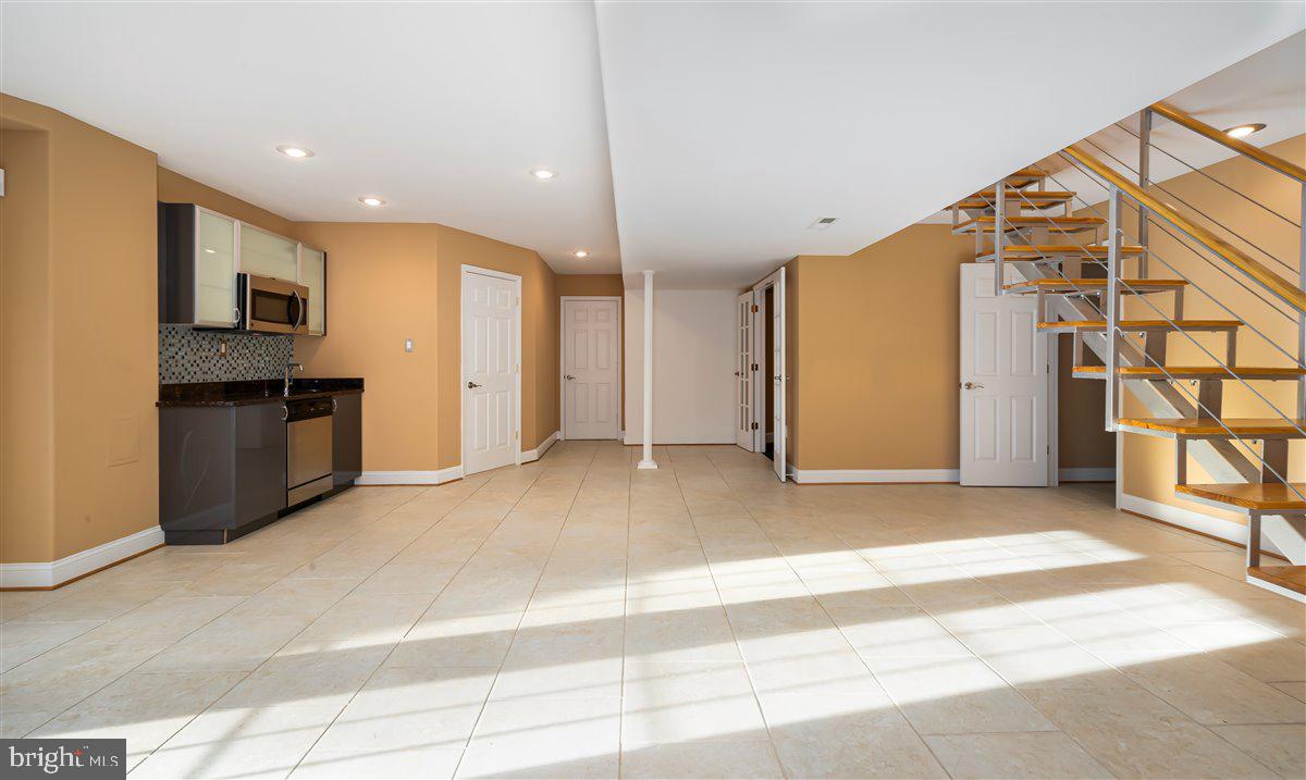 104 Farmgate Lane Silver Spring, MD 20905 - Photo 44 of 78 Serving Station in Basement