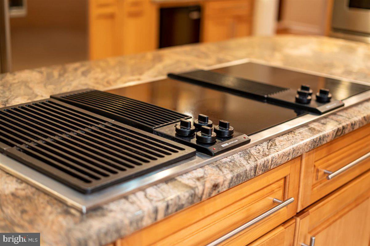 104 Farmgate Lane Silver Spring, MD 20905 - Photo 76 of 78 Cooktop