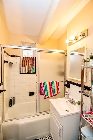 $3,100 | 38 Dean Road, Unit 1, Brookline, MA 02445