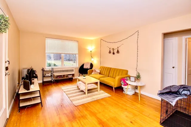 $3,100 | 38 Dean Road, Unit 1, Brookline, MA 02445