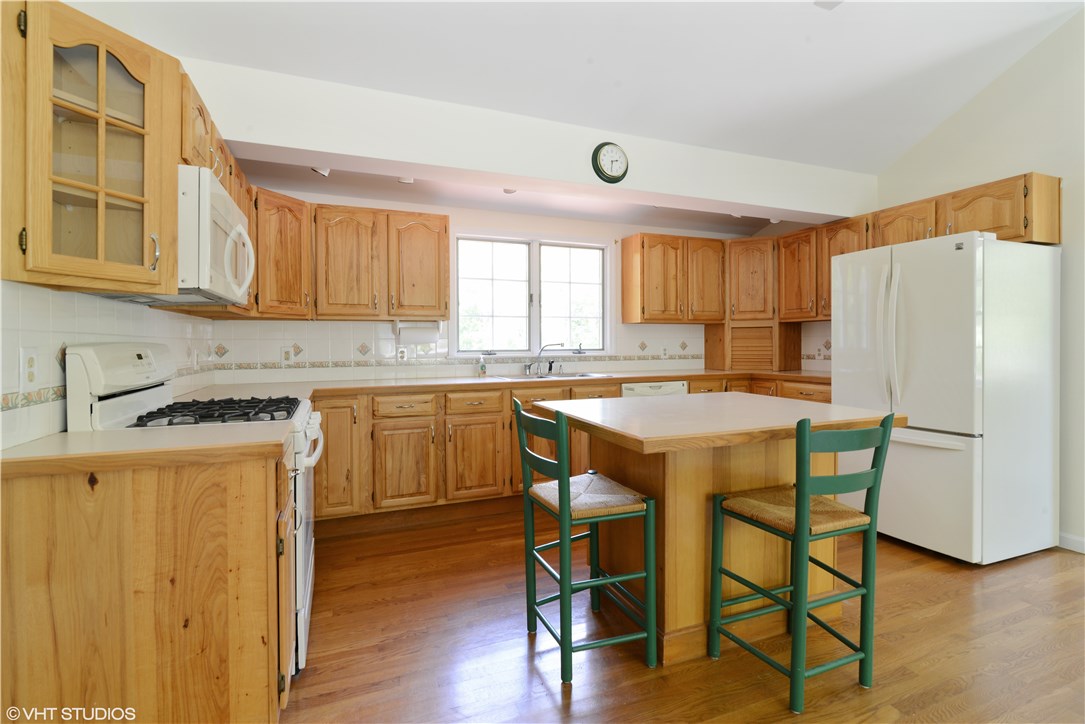 15 Sawmill Road Hopkinton, RI 02832 - Photo 3 of 15
