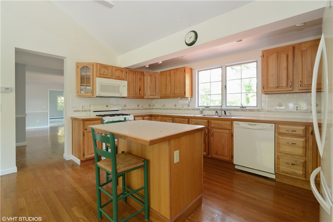15 Sawmill Road Hopkinton, RI 02832 - Photo 4 of 15