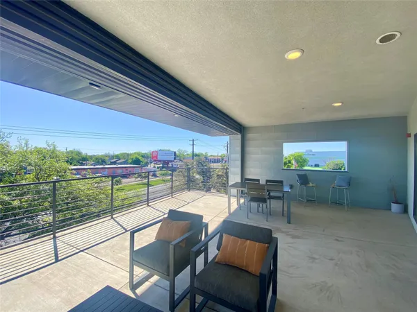 $1,800 | 6444 Burnet Road, Unit 203, Austin, TX 78757