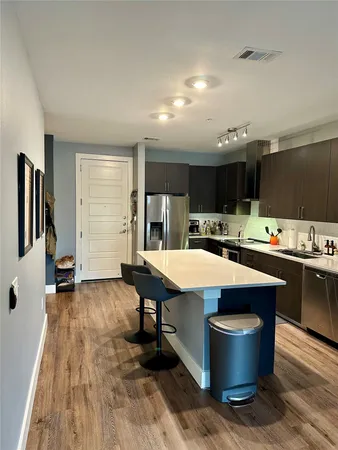 $1,800 | 6444 Burnet Road, Unit 203, Austin, TX 78757