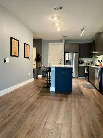 $1,800 | 6444 Burnet Road, Unit 203, Austin, TX 78757