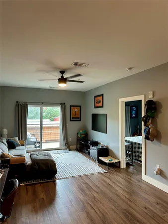 $1,800 | 6444 Burnet Road, Unit 203, Austin, TX 78757