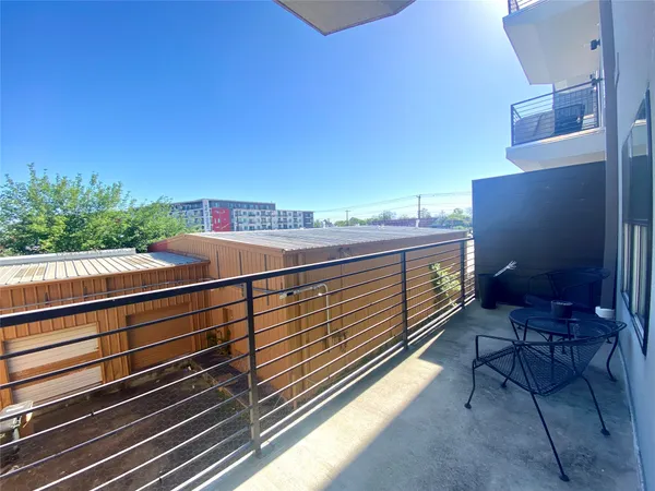 $1,800 | 6444 Burnet Road, Unit 203, Austin, TX 78757