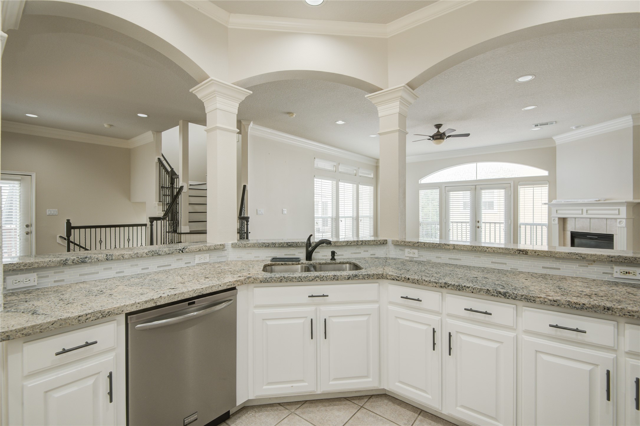 5417 Lillian Street Houston, TX 77007 - Photo 16 of 38