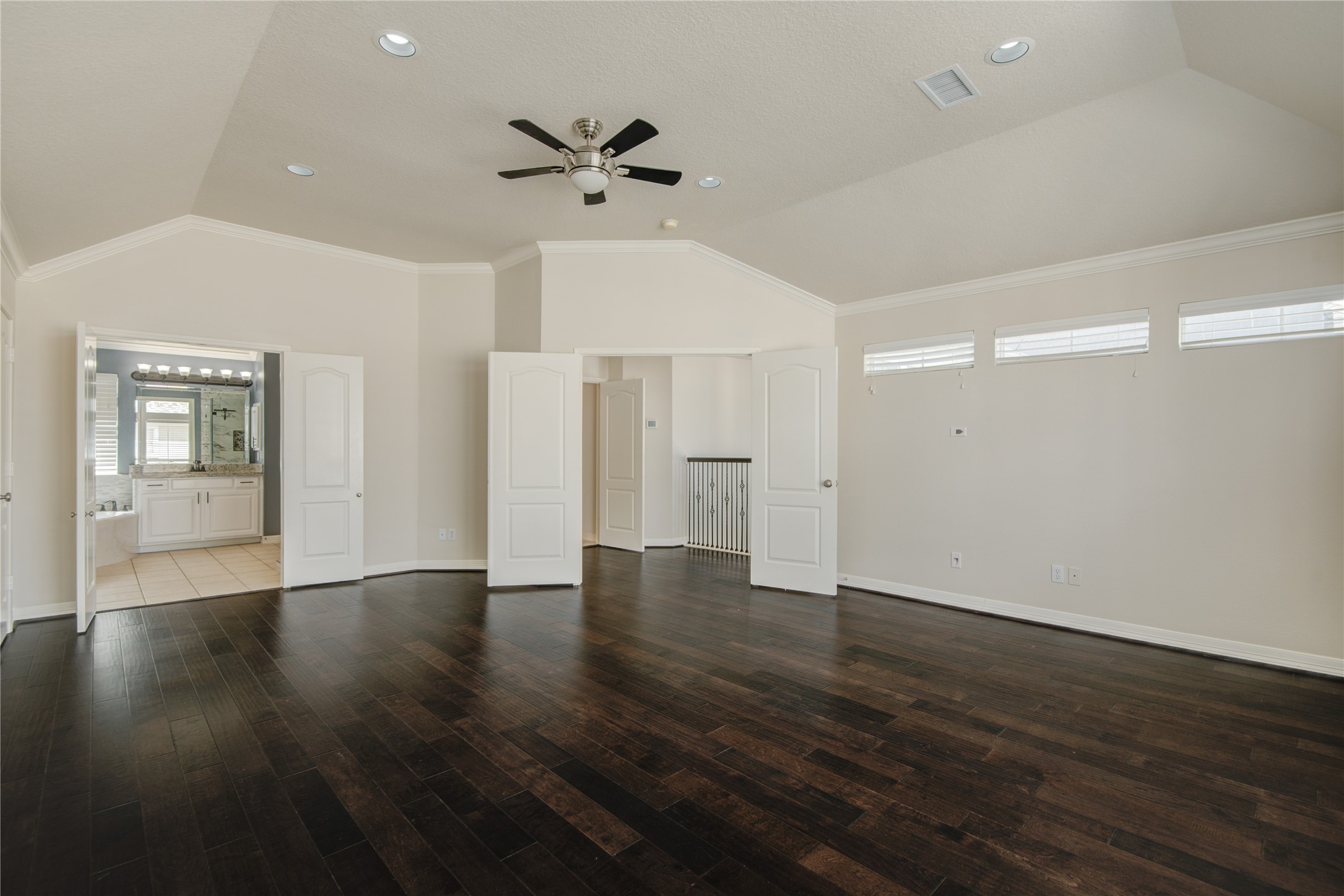 5417 Lillian Street Houston, TX 77007 - Photo 23 of 38 Master bedroom