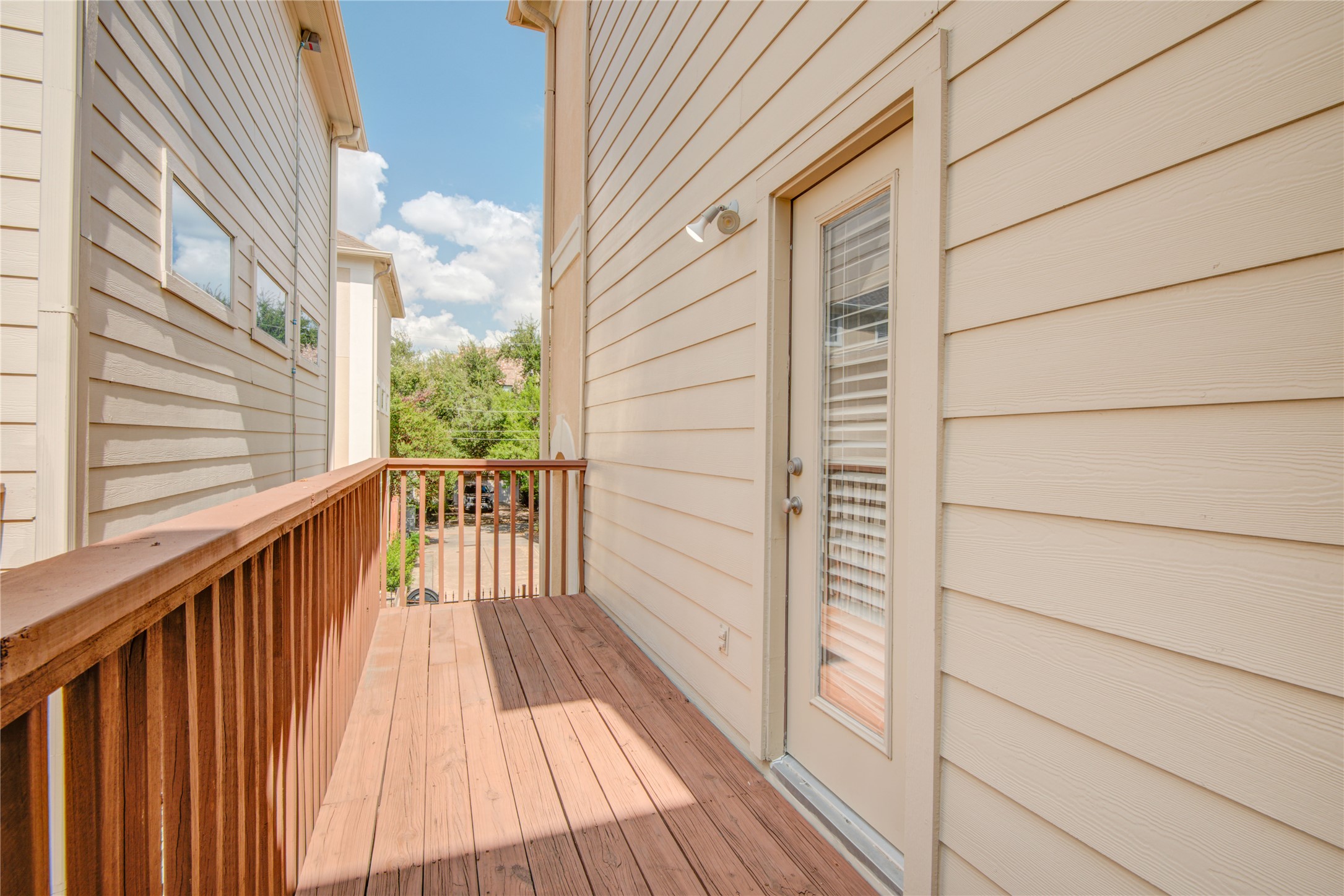 5417 Lillian Street Houston, TX 77007 - Photo 37 of 38 Side Patio