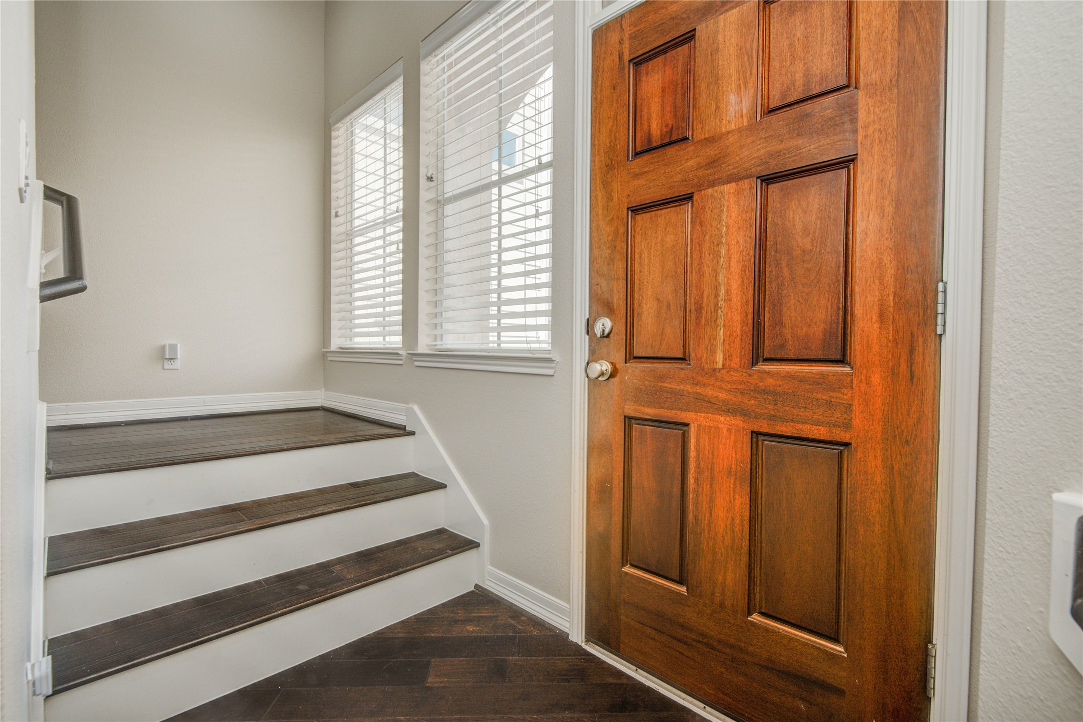 5417 Lillian Street Houston, TX 77007 - Photo 5 of 38