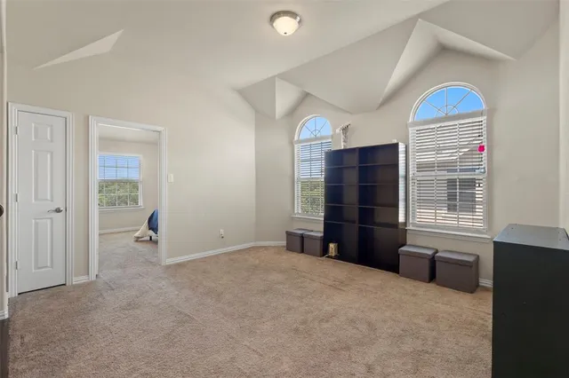 $399,998 | 153 Pinewood Avenue, Red Oak, TX 75154