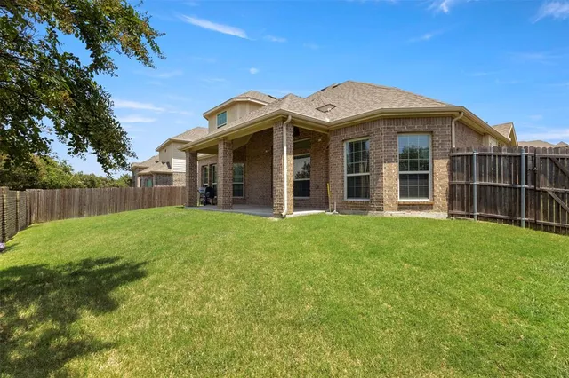 $399,998 | 153 Pinewood Avenue, Red Oak, TX 75154