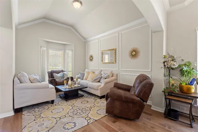 $399,998 | 153 Pinewood Avenue, Red Oak, TX 75154