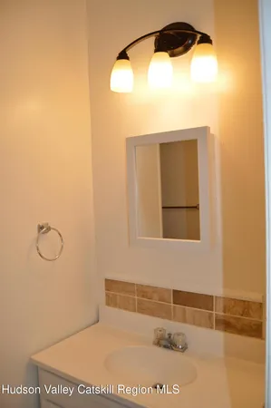 $1,450 | 202 Foxhall Avenue, Kingston, NY 12401