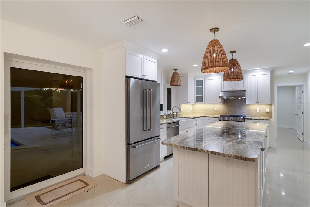 6561 Bayou Hammock Road Longboat Key, FL 34228 - Photo 10 of 81 Gallery Image 10