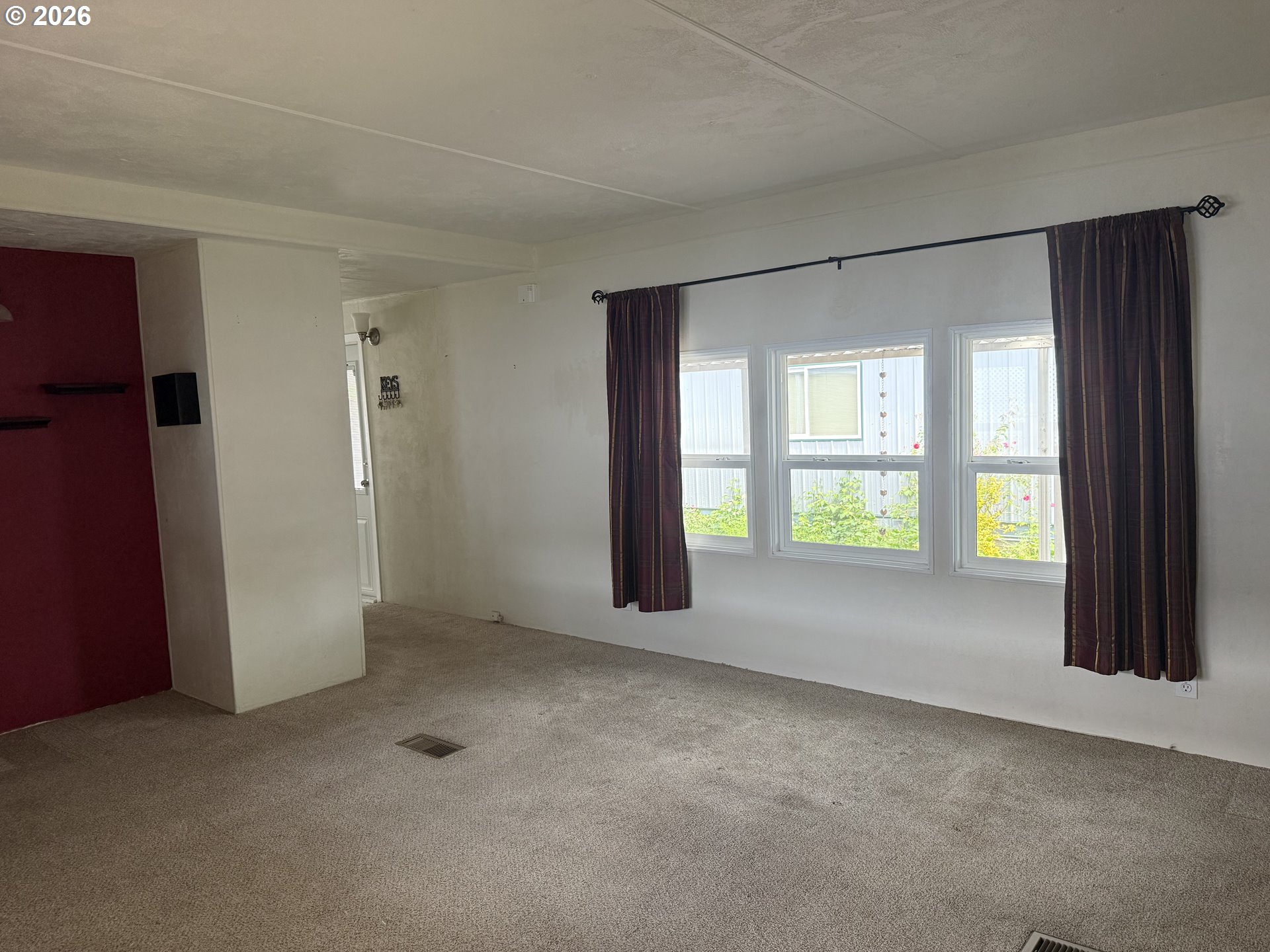 5335 Main Street, Unit 10 Springfield, OR 97478 - Photo 5 of 35 Living Room