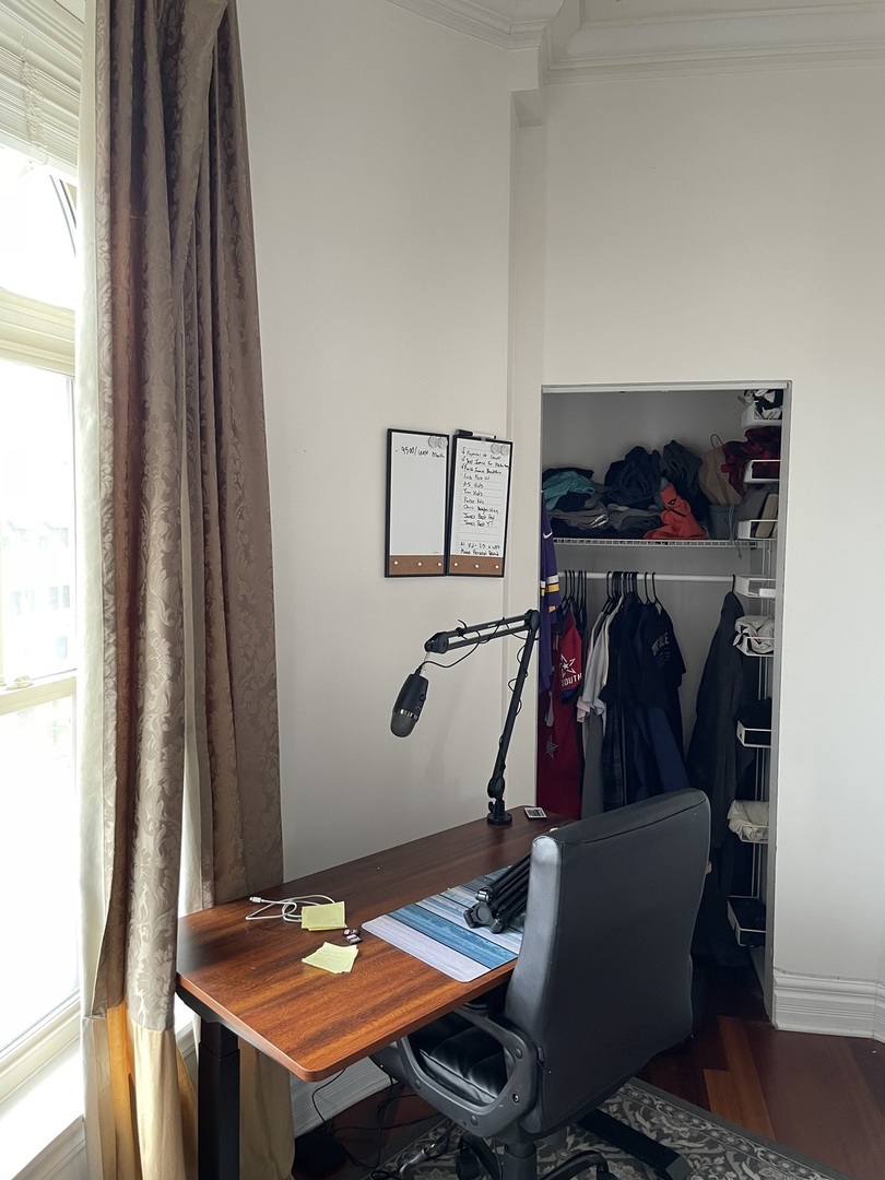 36 South Ashland Avenue, Unit 501 Chicago, IL 60607 - Photo 9 of 12 a view of a room with gym equipment