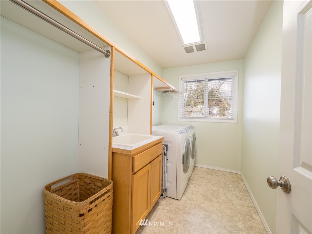 20423 4th Avenue Southeast Bothell, WA 98012 - Photo 33 of 40
