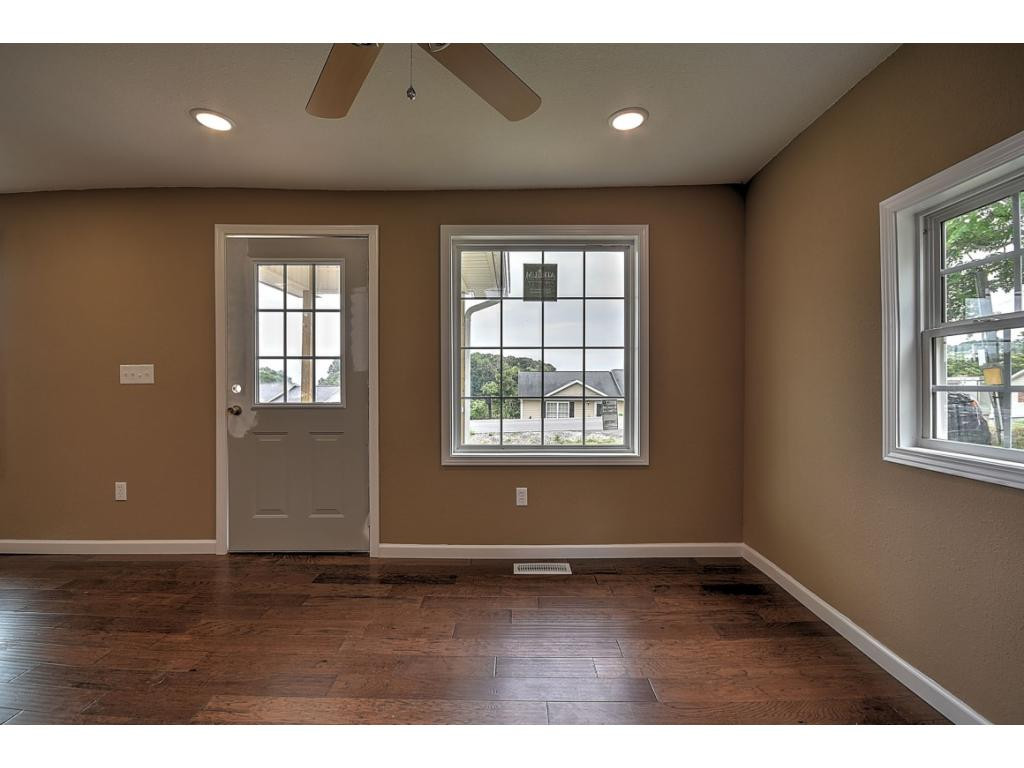 259 Eastern Star Road Kingsport, TN 37663 - Photo 3 of 32 Photo 3