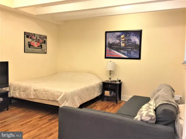 $1,350 | 170 Grape Street, Unit LOWR, Philadelphia, PA 19127