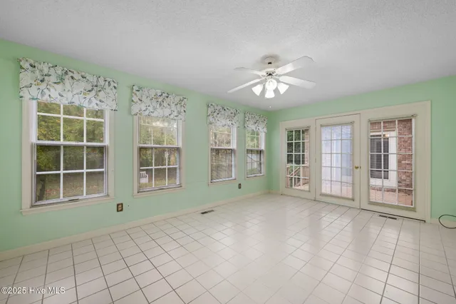 $352,500 | 6312 Albatross Drive, New Bern, NC 28560