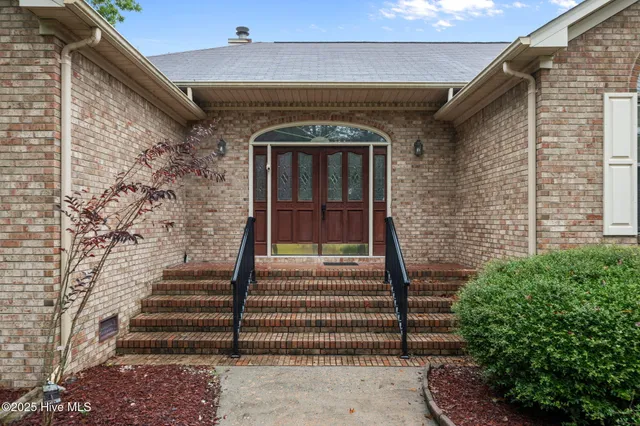 $352,500 | 6312 Albatross Drive, New Bern, NC 28560