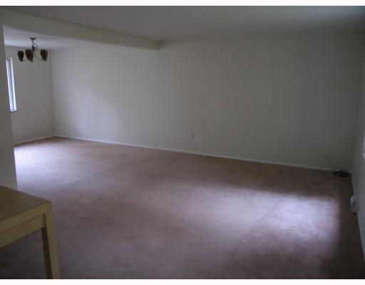 930 Bebout Road Venetia, PA 15367 - Photo 2 of 18 Living Room.