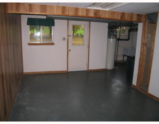 930 Bebout Road Venetia, PA 15367 - Photo 7 of 18 Den/Family/Great Room.