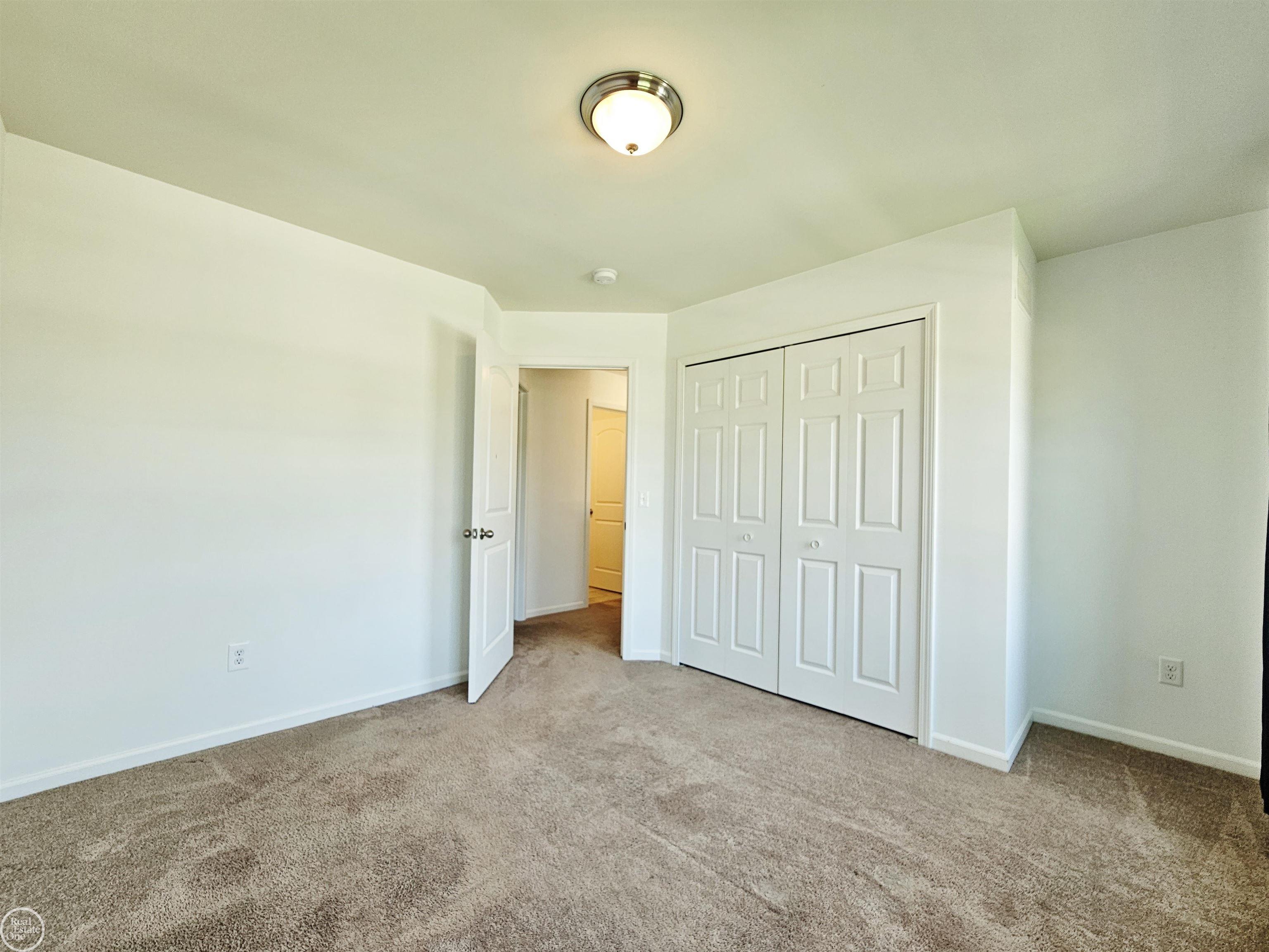 13401 Stamford Road Belleville, MI 48111 - Photo 27 of 44 50142666-80ab6e1e-9cd3-4a44-969b-eeddfc980c59.JPG