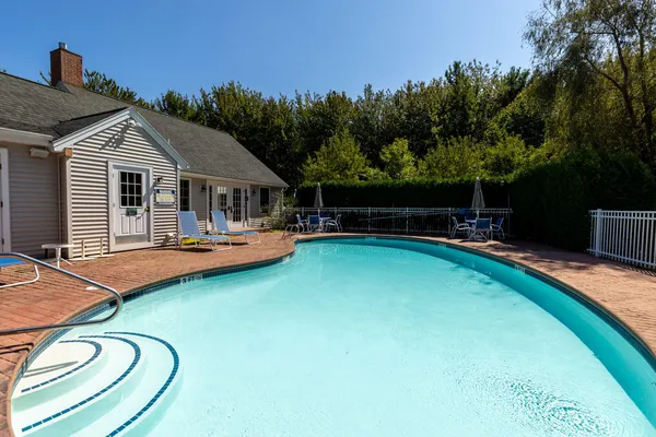 $1,095,000 | 10 Driftwood Trail, Wells, ME 04090
