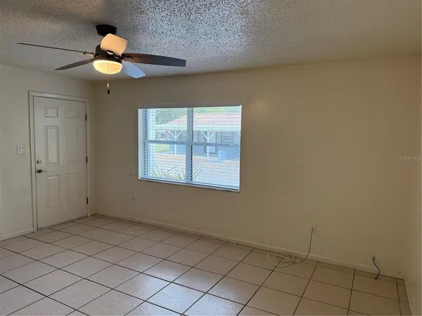 $1,250 | 824 South Lone Oak Drive, Unit B, Leesburg, FL 34748