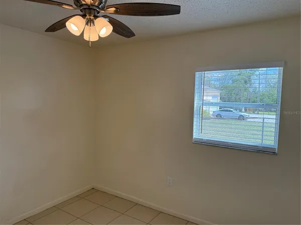 $1,250 | 824 South Lone Oak Drive, Unit B, Leesburg, FL 34748