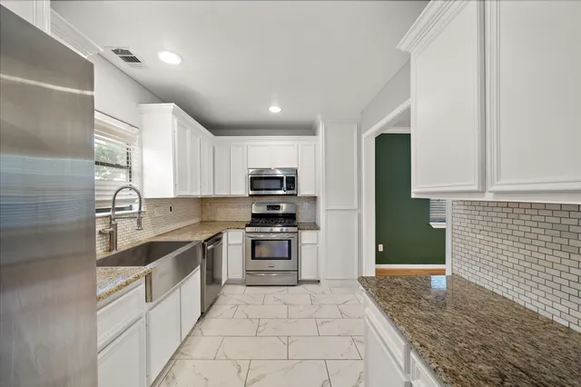 $2,600 | 3818 Southmore Boulevard, Houston, TX 77004