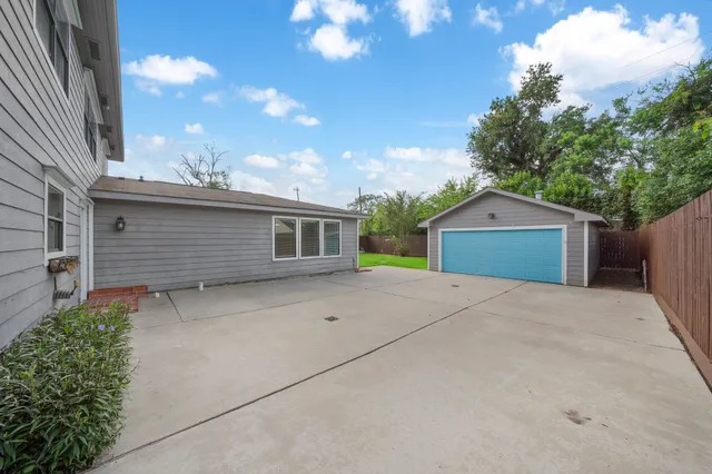 $2,600 | 3818 Southmore Boulevard, Houston, TX 77004