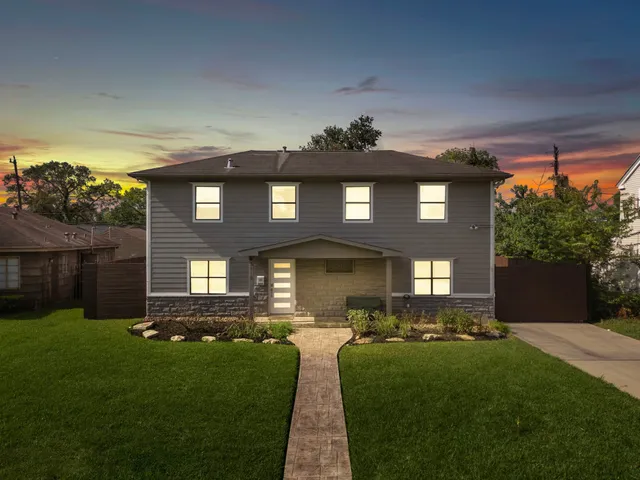 $2,600 | 3818 Southmore Boulevard, Houston, TX 77004