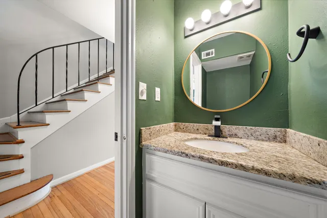 $2,600 | 3818 Southmore Boulevard, Houston, TX 77004