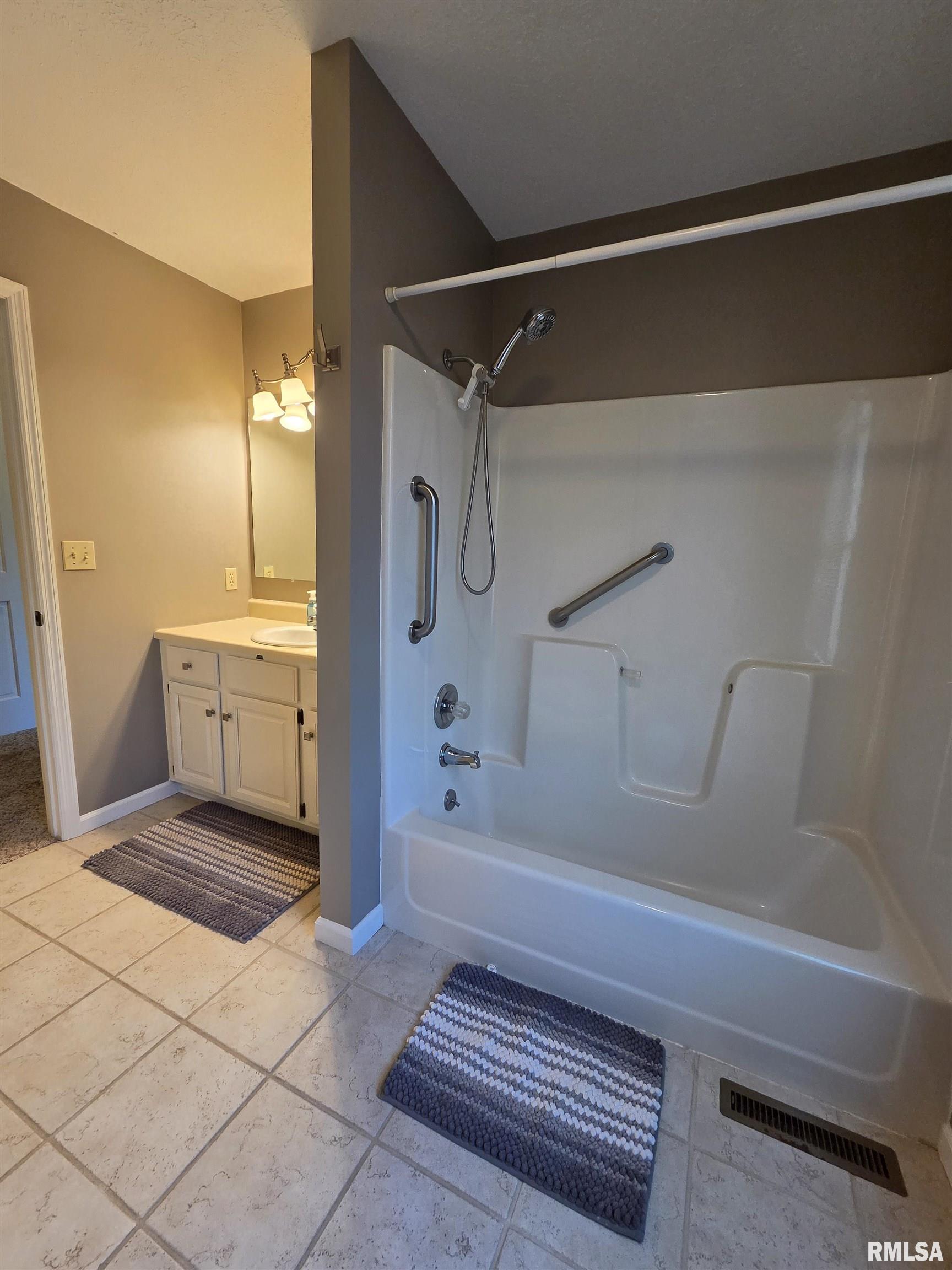 3 Peppertree Court Washington, IL 61571 - Photo 24 of 40